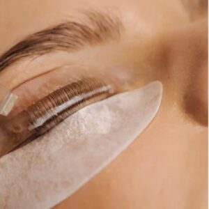 Alternative view of FORMATION BEAUTÉ DU REGARD Browlift & Rehaussement de cils – 390 € (1 journée)